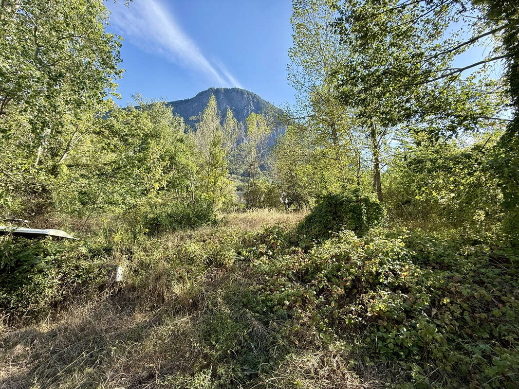 (73) SAINT JEAN DE MAURIENNE  - Rare Terrain constructible - Proche centre ville - Opportunité rare - 4482m2 - photo 9