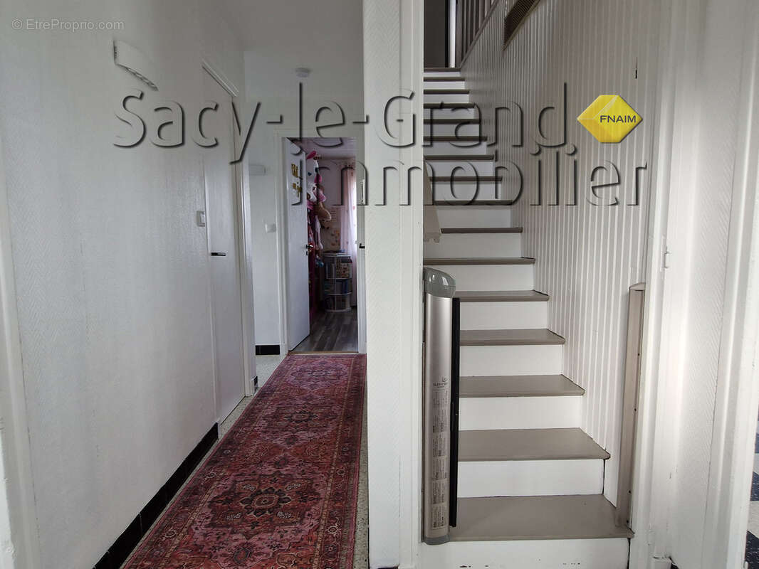 Belle maison familialle à SACY LE GRAND - photo 2
