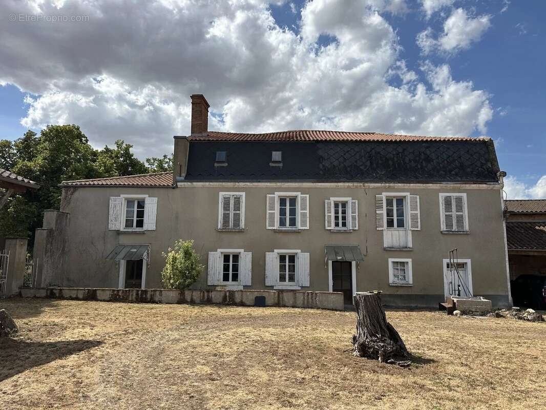 Maison bourgeoise, 300 m² de dépendances, gros potentiel, 485 m² couvert - photo 21