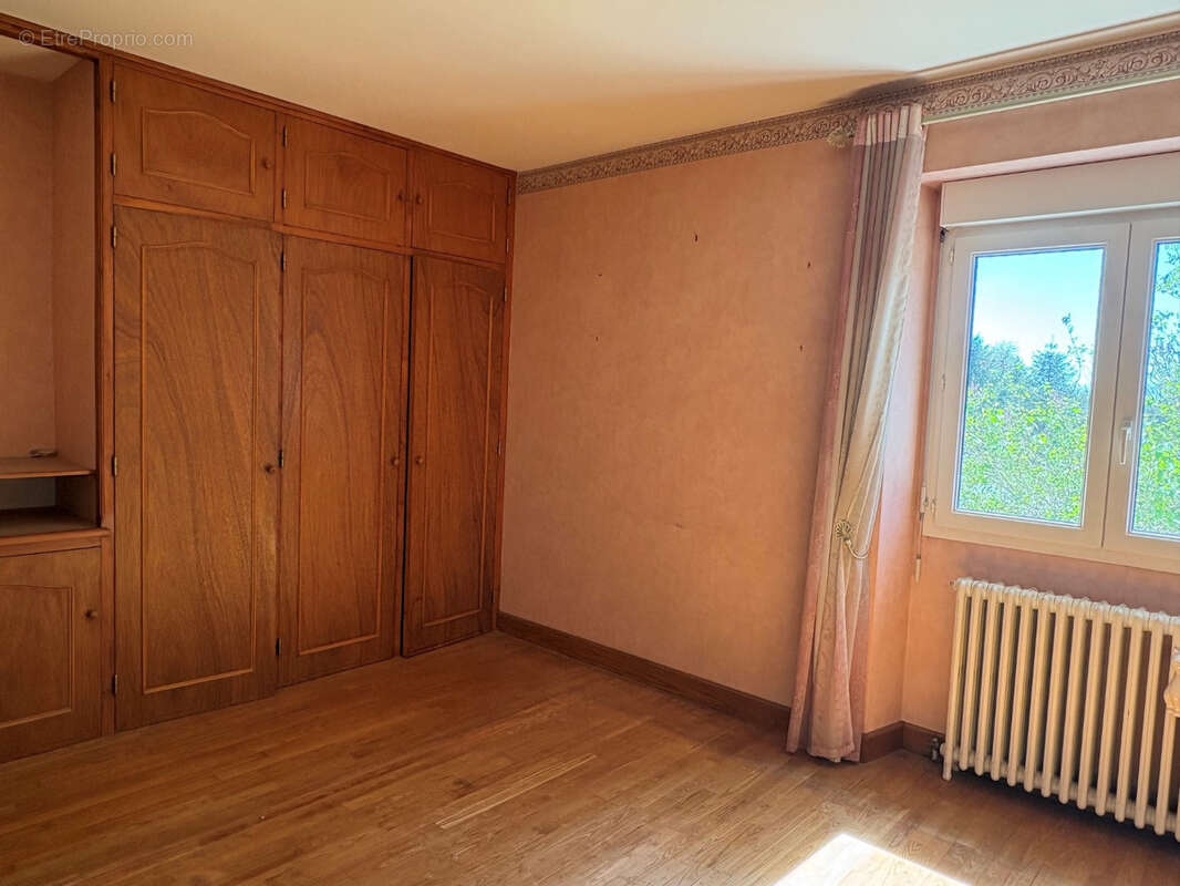 Maison à COUSSAC-BONNEVAL