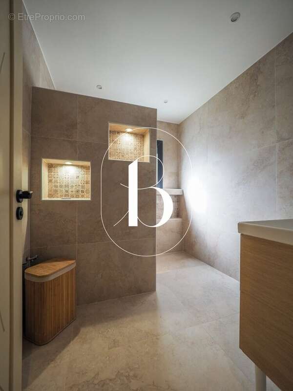 Maison à BAGNOLS-SUR-CEZE