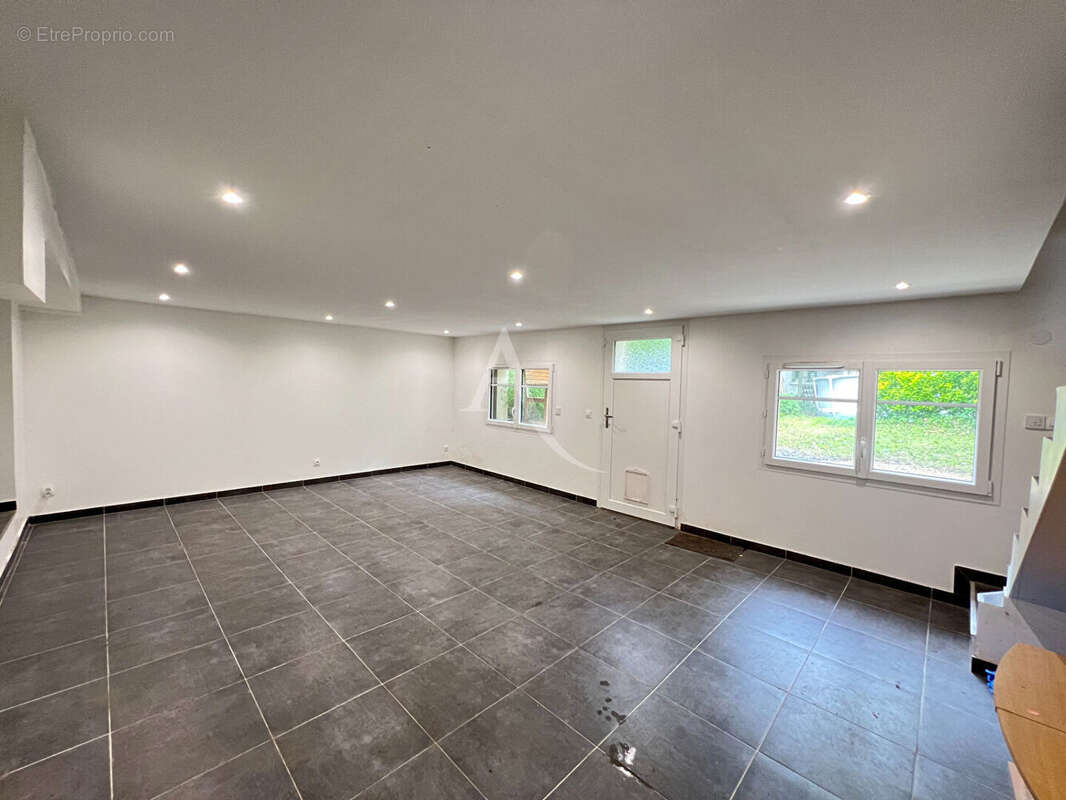 Maison à LE BLANC-MESNIL