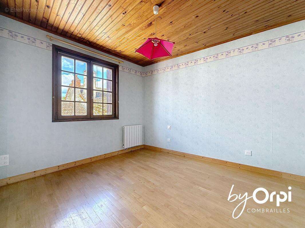 Maison à PONTAUMUR