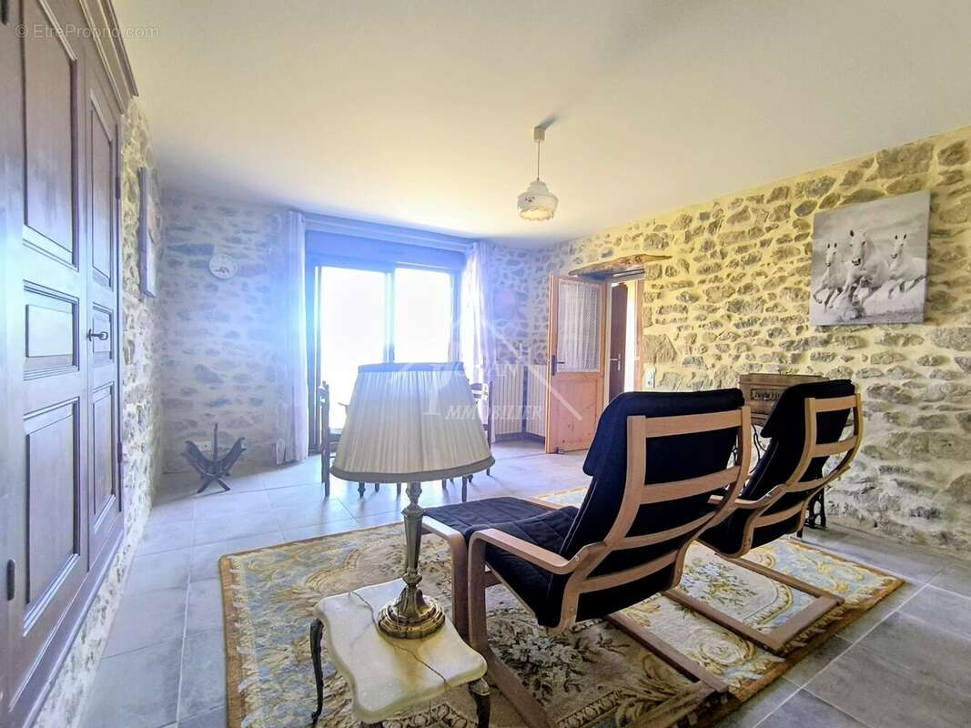 Maison à GOUTTIERES