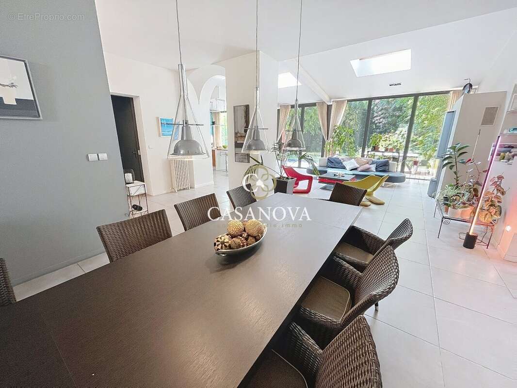 Maison à MONTPEYROUX