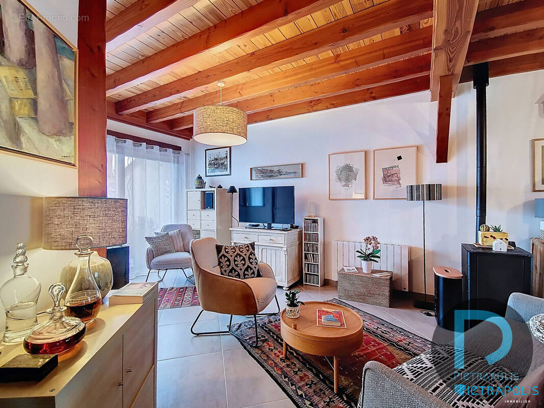 PIECE A VIVRE - Maison à FEILLENS