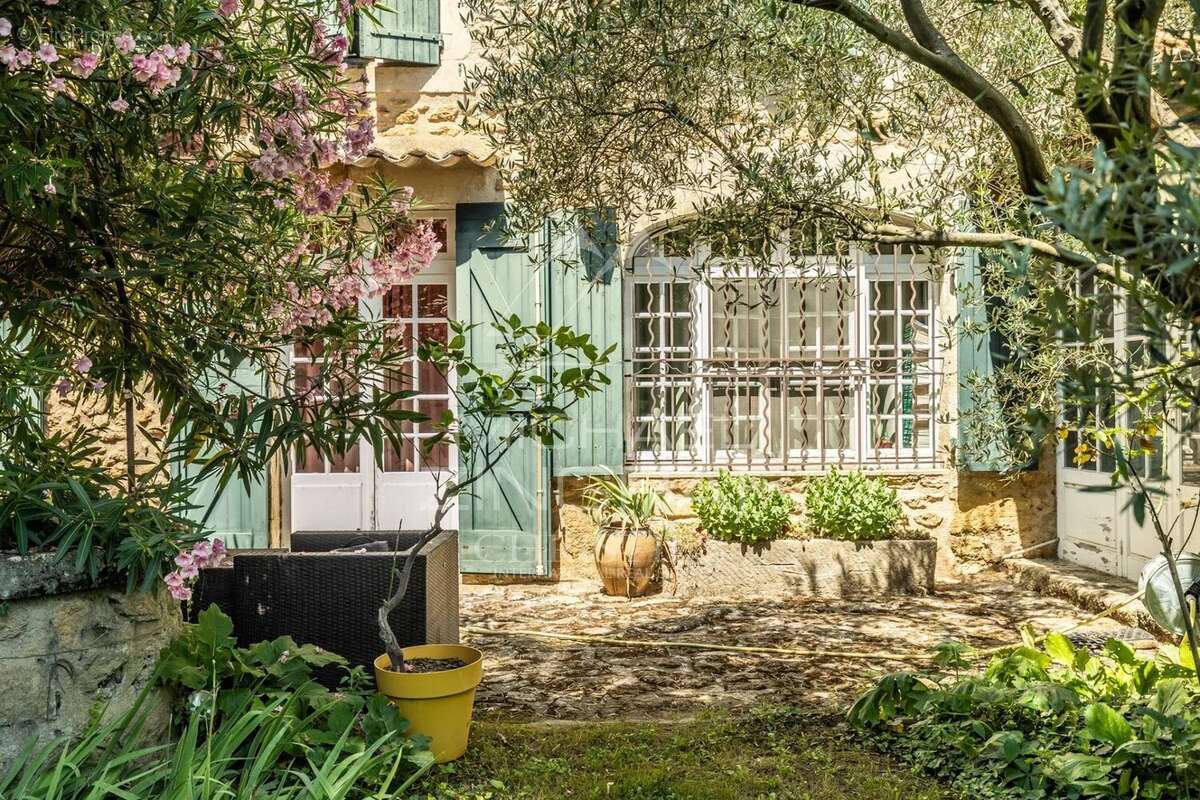 Maison à LOURMARIN