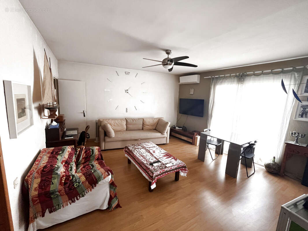 Appartement à MAUGUIO