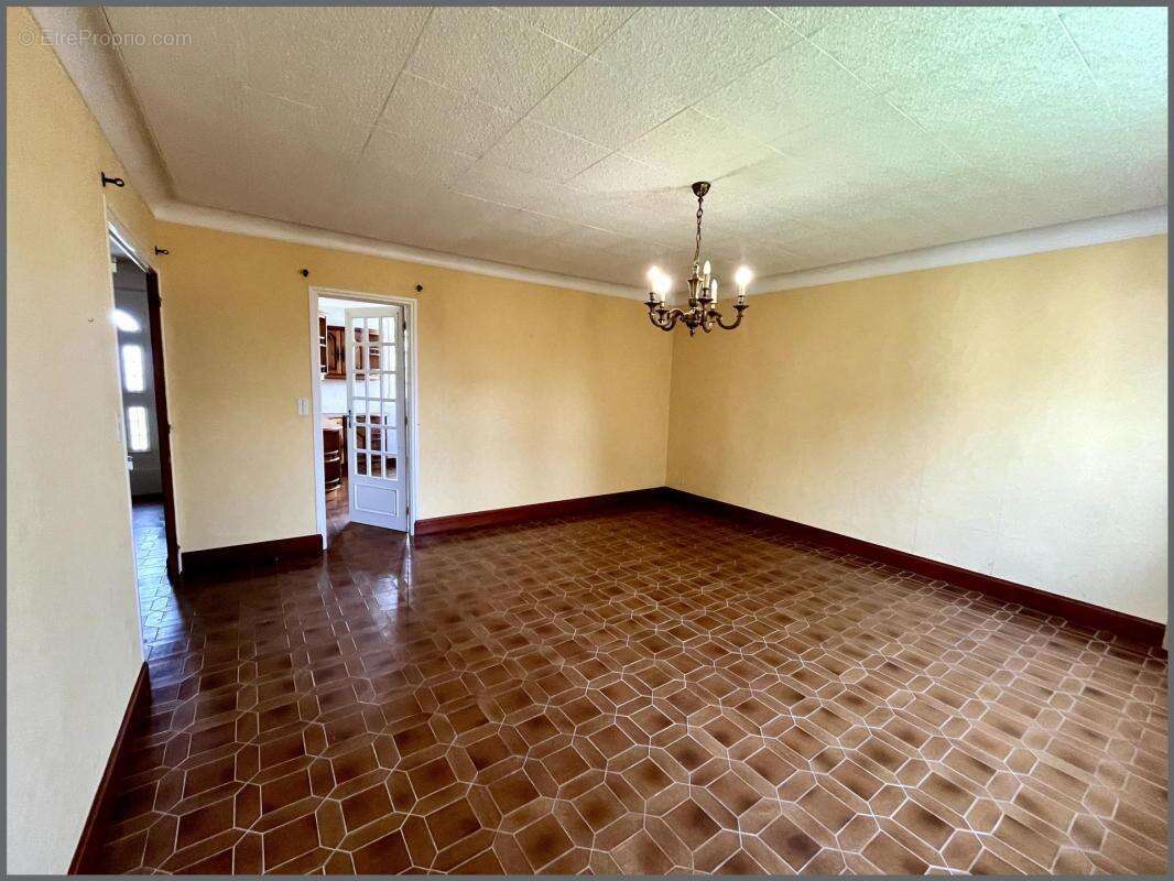 Maison à PLONEVEZ-PORZAY