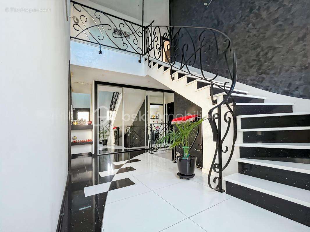 Splendide maison contemporaine 7 pièces - avec vue sur le Golf d'Ormesson - photo 5