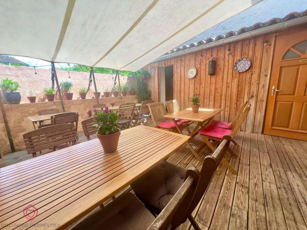 Commerce à LE MAS-D&#039;AZIL