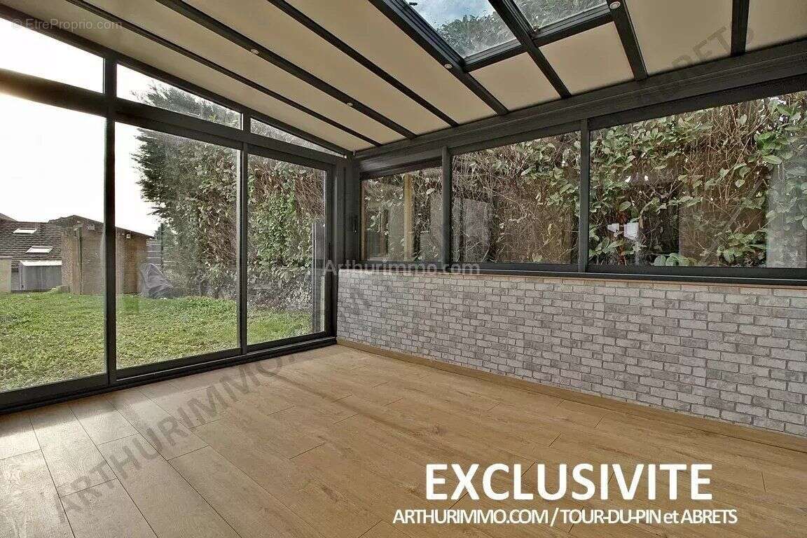 Maison à LA TOUR-DU-PIN