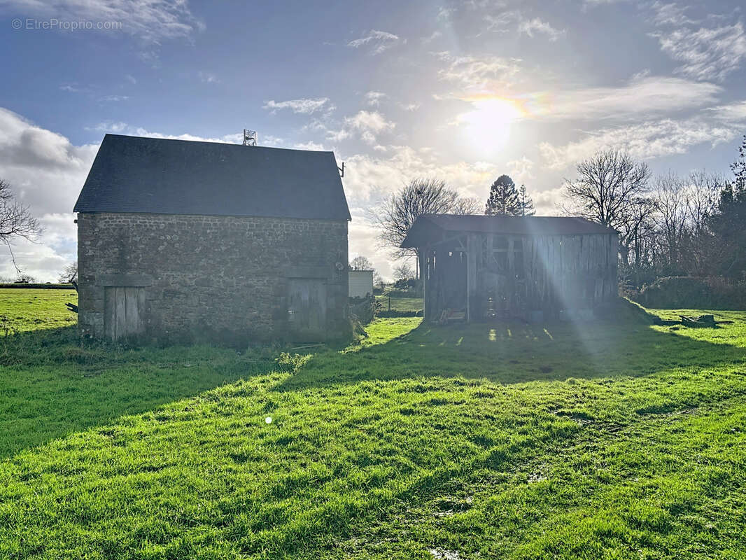 Maison à VILLEDIEU-LES-POELES