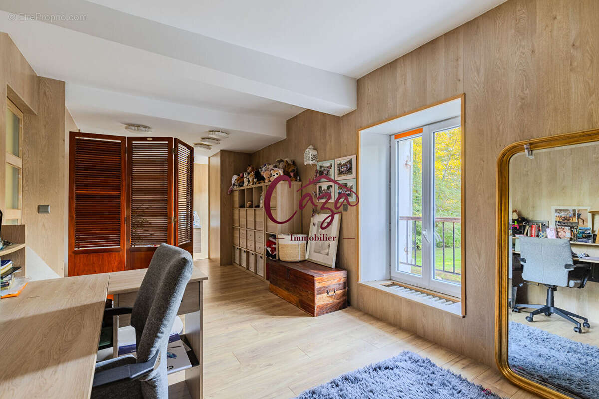 Maison à FARGUES-SAINT-HILAIRE