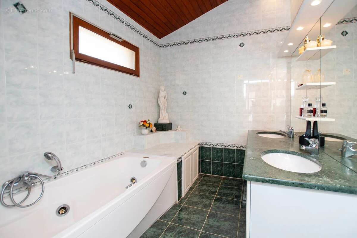 Maison à FONTENILLES