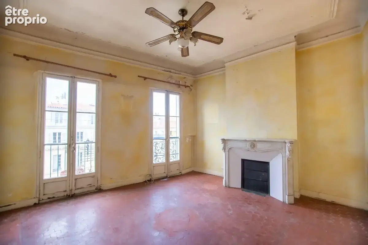 Appartement à MARSEILLE-1E