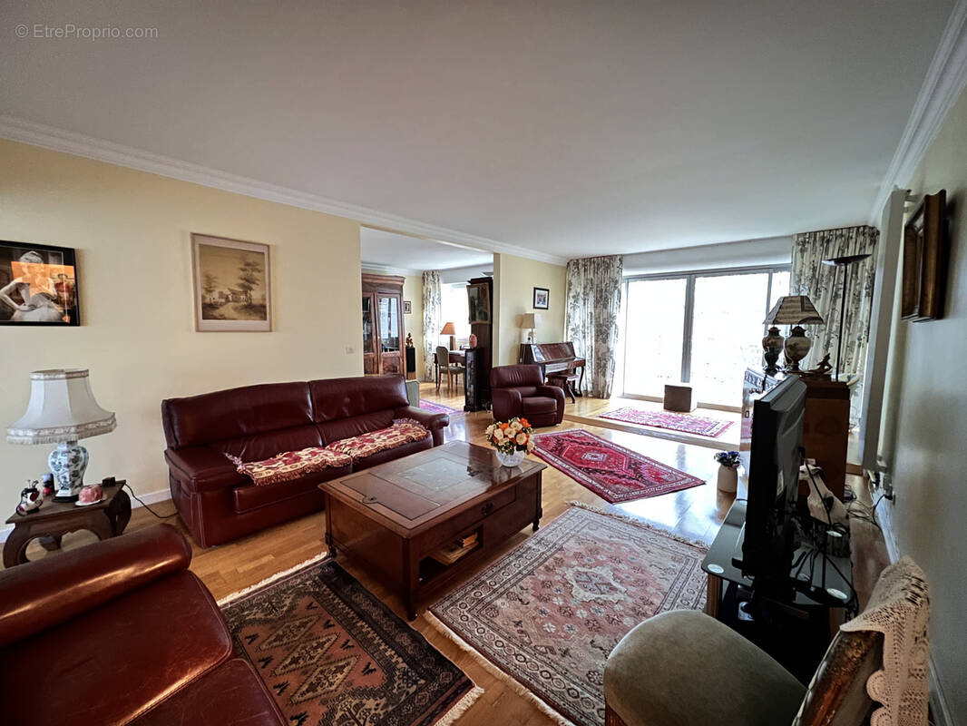 Appartement à VAUX-LE-PENIL