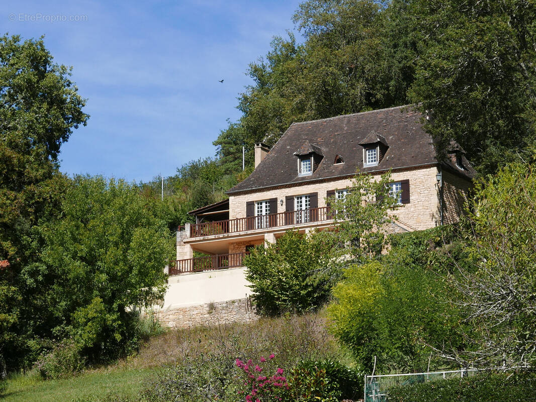 Maison à BEYNAC-ET-CAZENAC