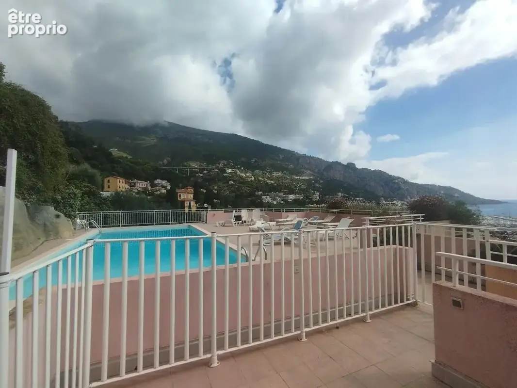 Menton Boulevard De Garavan. Magnifique appartement avec vue mer - photo 10