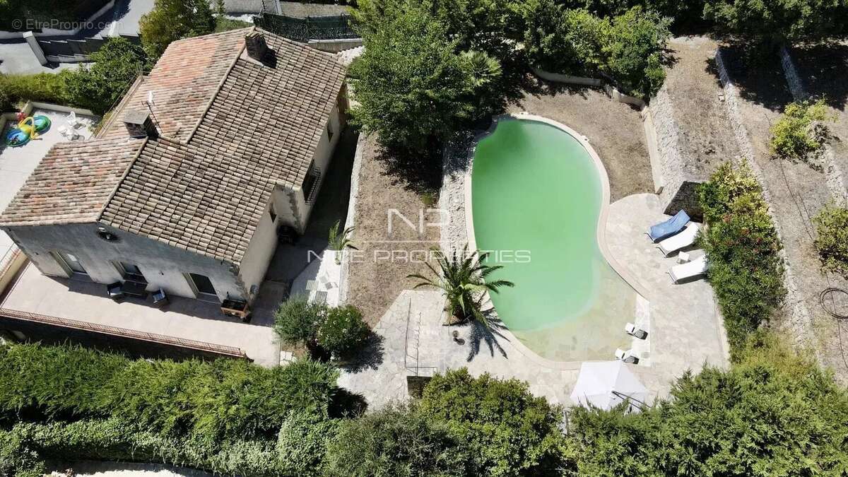 Maison à VALLAURIS