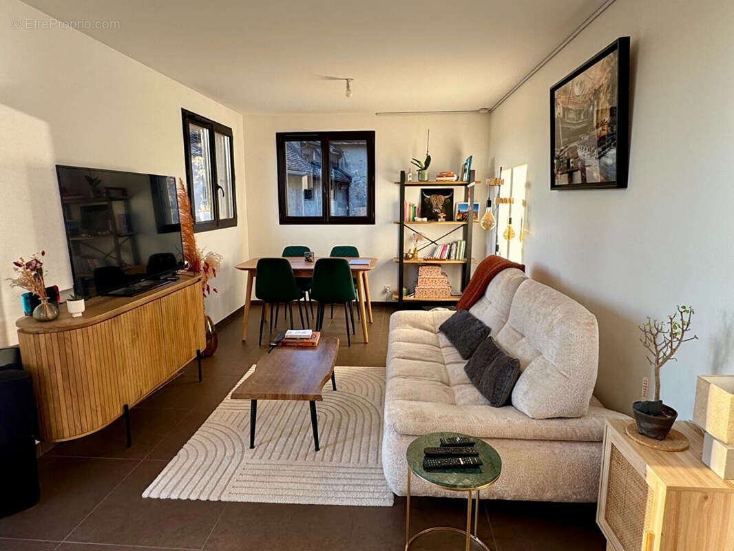 Appartement à ALLONZIER-LA-CAILLE