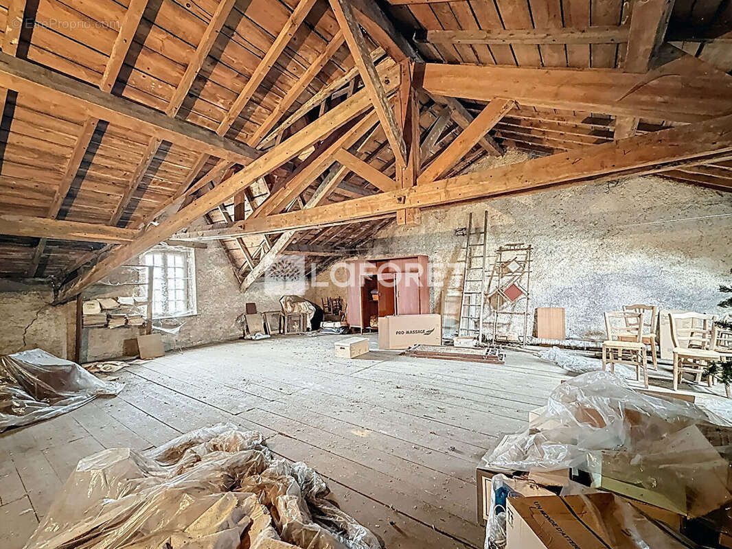 Maison à NEUFCHATEAU