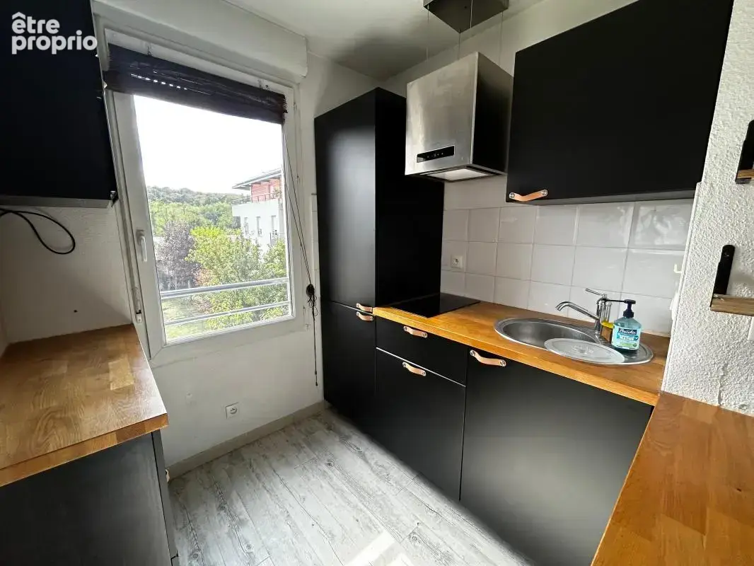 Exclusivité ,T2 lumineux avec balcon, piscine et parking privé - photo 6