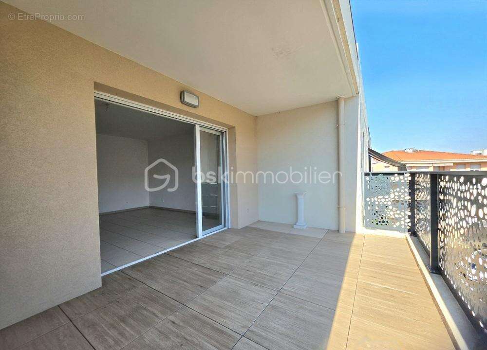 Terrasse plein sud et dernier étage : 2P lumineux - place de parking sécurisée - photo 2
