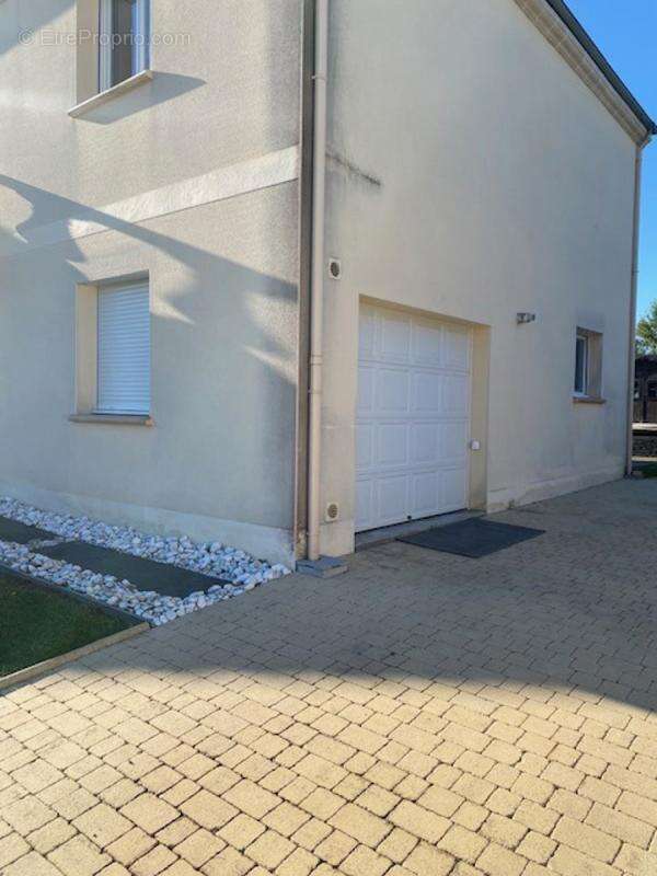 Maison à SAINT-PANTALEON-DE-LARCHE