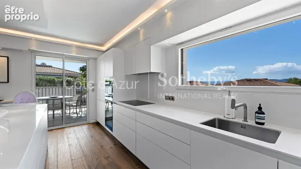 Saint Tropez, penthouse de 130 m² avec trois chambres et 40 m² de terrasses - photo 11