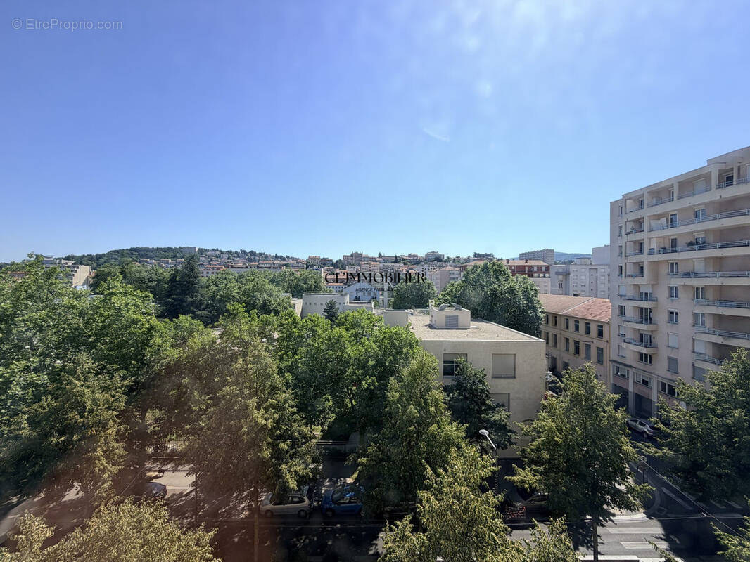 Appartement à SAINT-ETIENNE