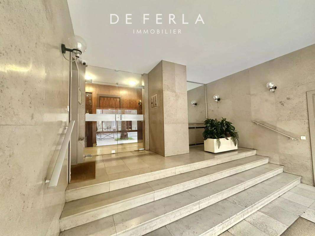 Appartement à PARIS-7E