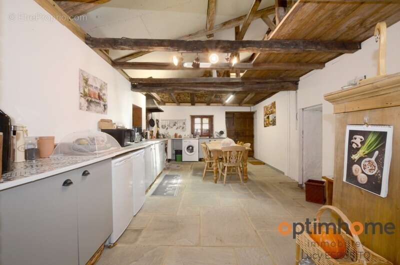  Charmante maison en pierre avec dépendance à rénover – Cœur de Saint-Laurent-de-Céris (Charente)  - photo 6