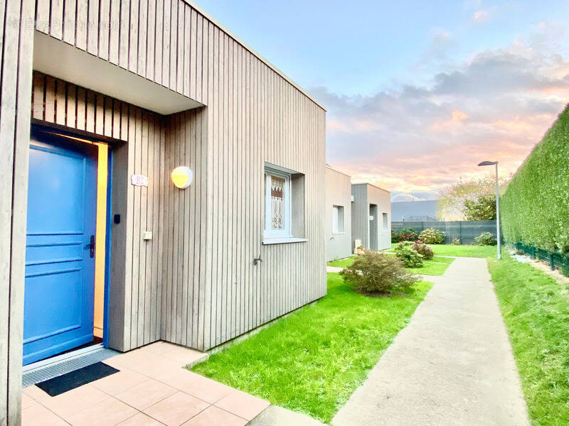 Maison à EQUEMAUVILLE