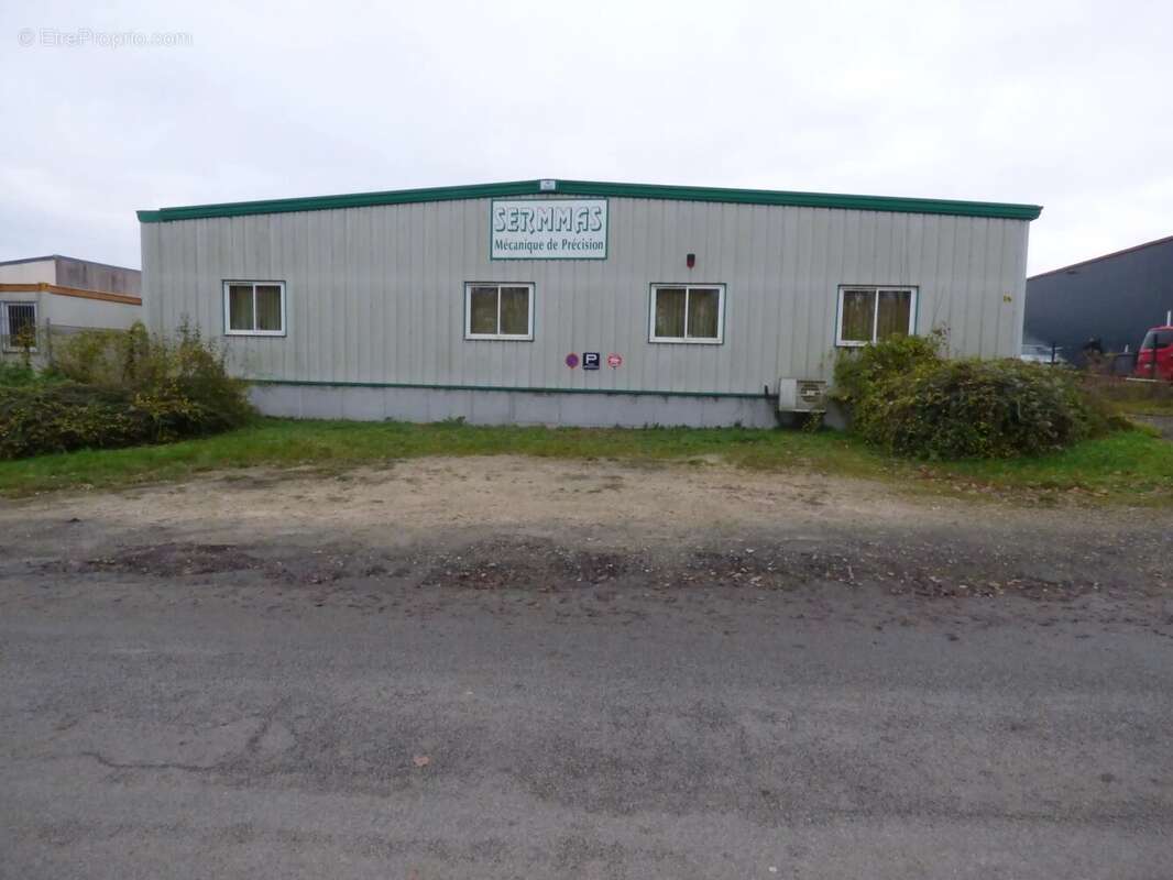 Commerce à MEREVILLE