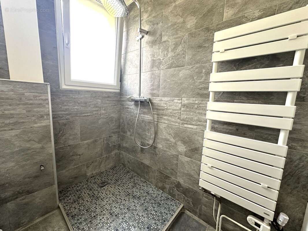 Maison à VIGNEUX-SUR-SEINE