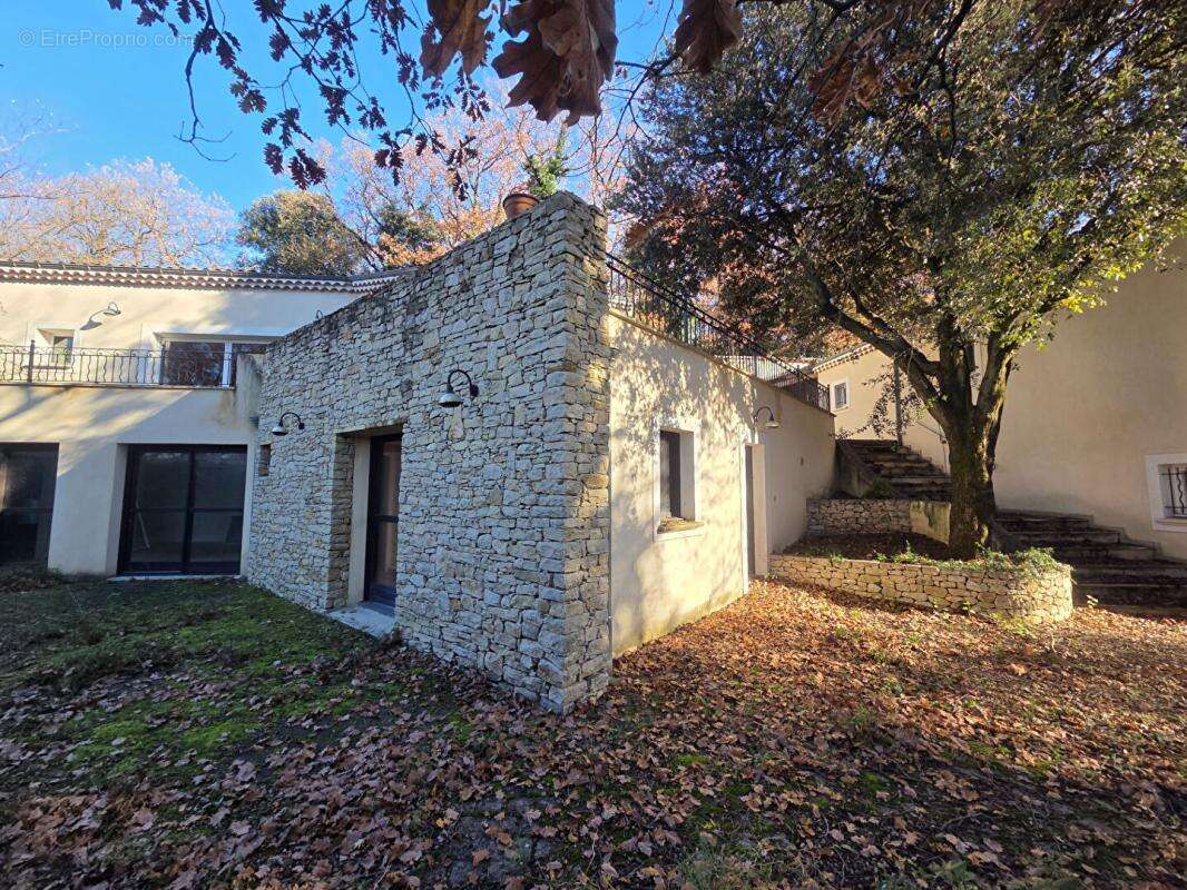 Maison à MONTELIMAR