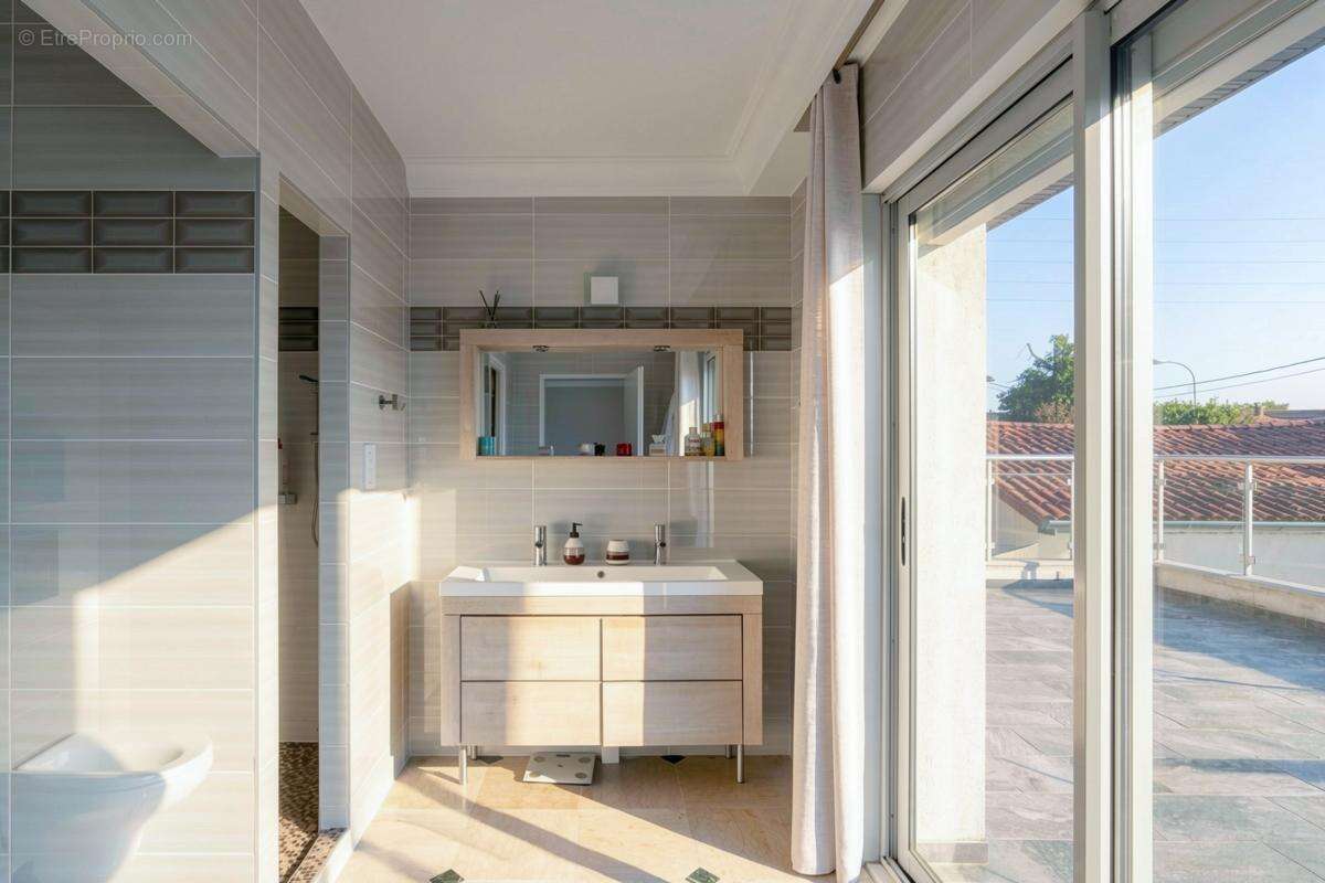 Maison 285 m² à Corbas  - photo 16