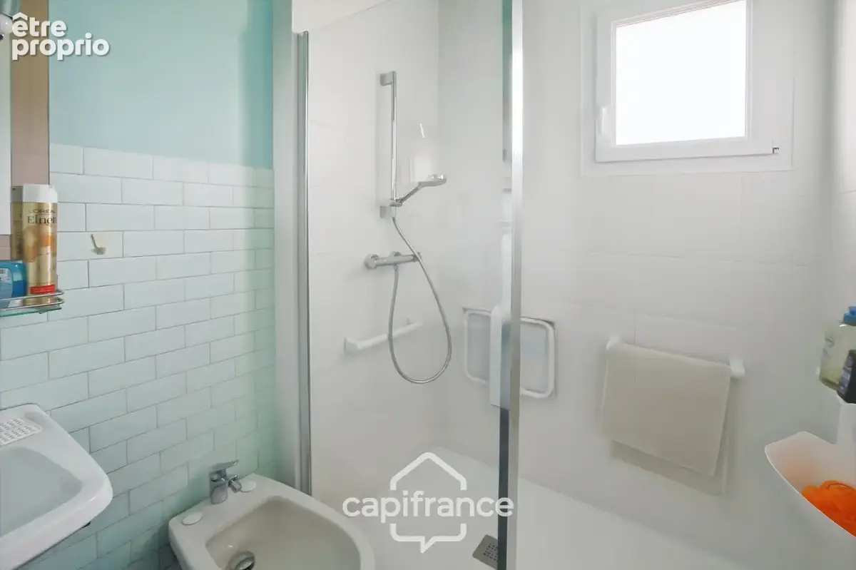 Maison sur sous-sol complet, 4 chambres avec grand garage et terrain clos à Domblans (39) - photo 5