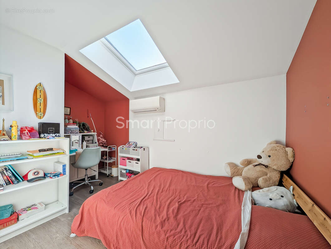 33320 eysines centre   maison familiale 134 m2   5 chambres   jardin - garage - photo 13