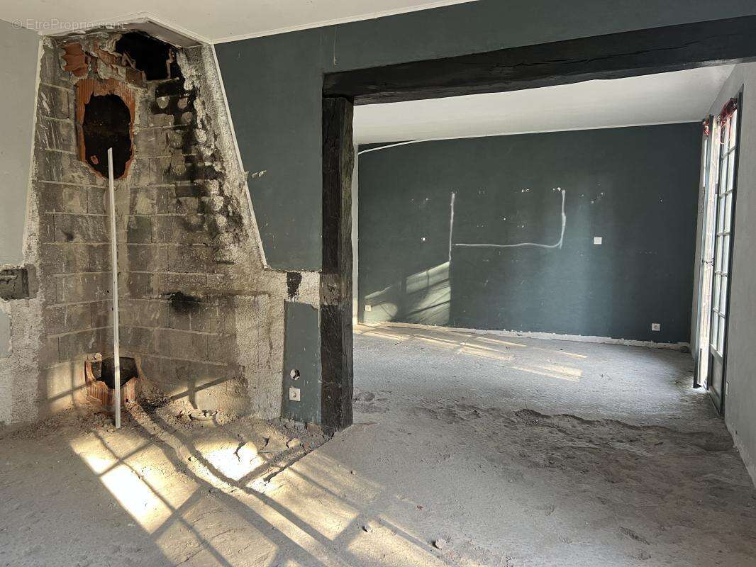 Maison à MONTBOUTON