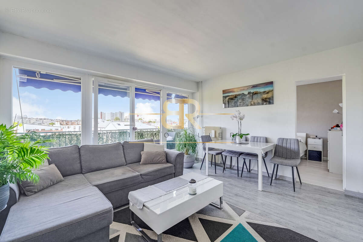 Appartement à AUBERVILLIERS
