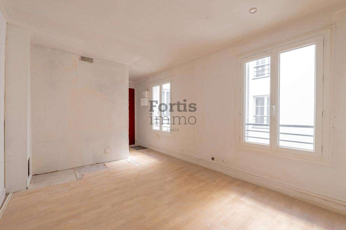 Appartement à PARIS-3E