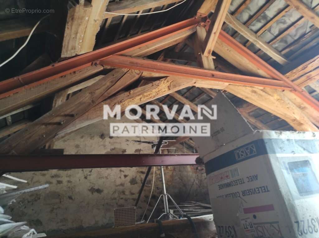 Maison à OUROUX-EN-MORVAN