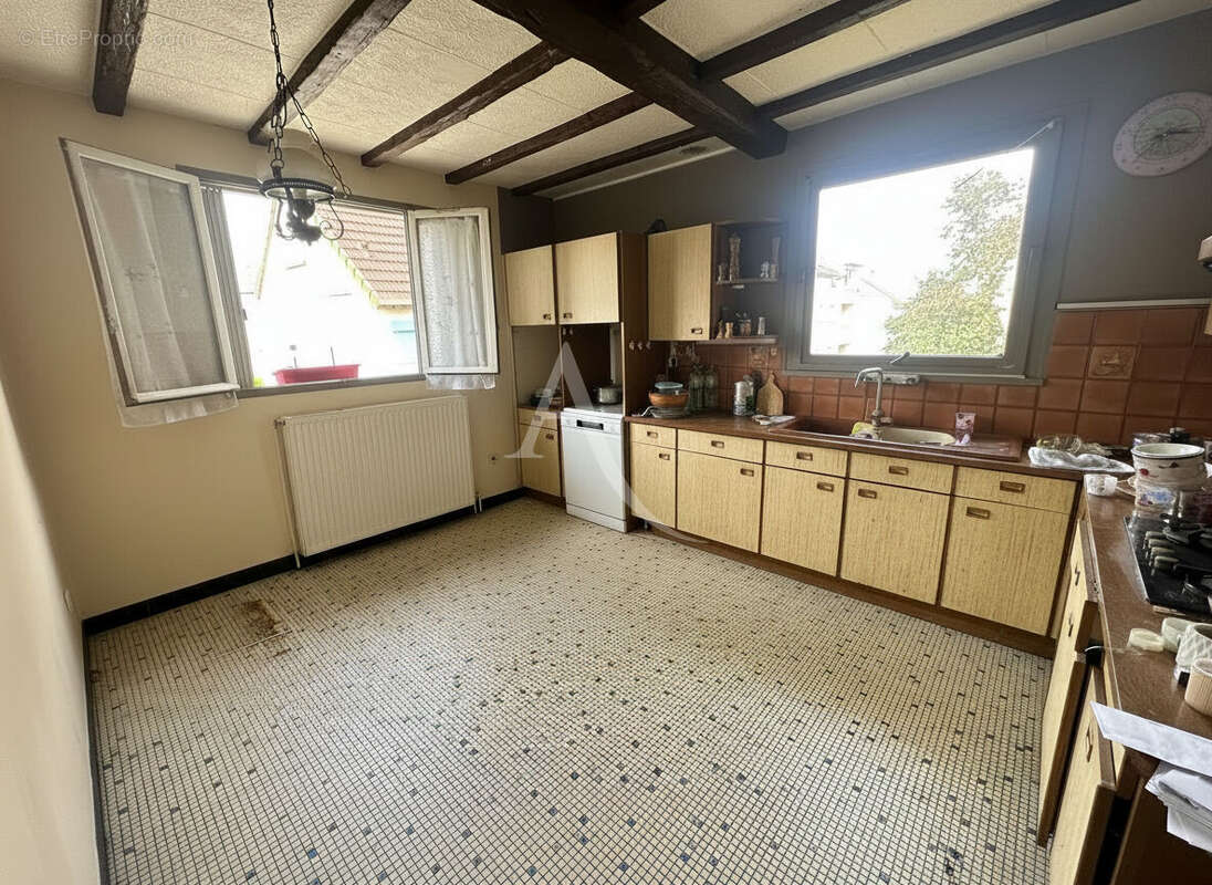 Serris  - Le charme d'une maison familiale au coeur du vieux bourg - photo 9