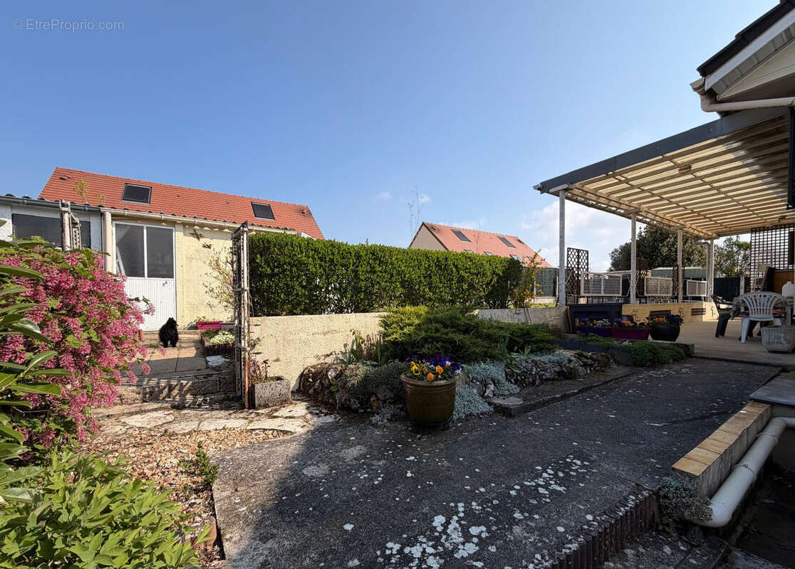 Maison à FERRIERES-EN-GATINAIS