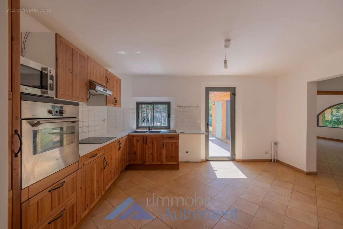 Maison à LE THOLONET