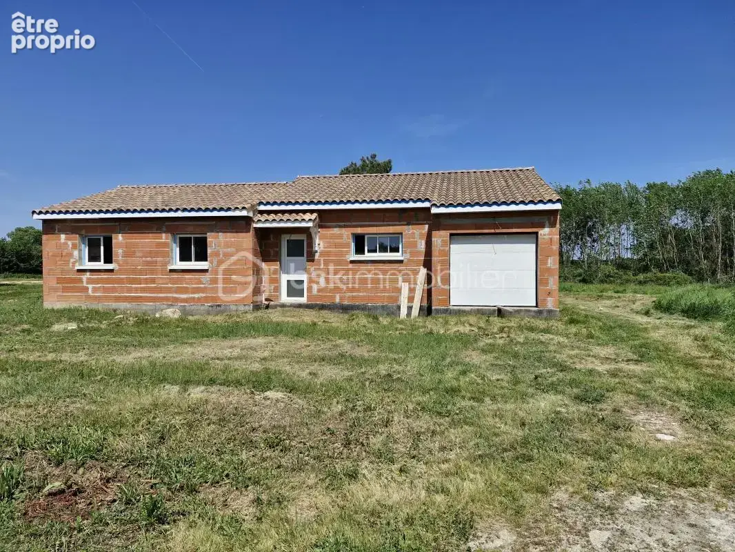 Maison à MENESPLET