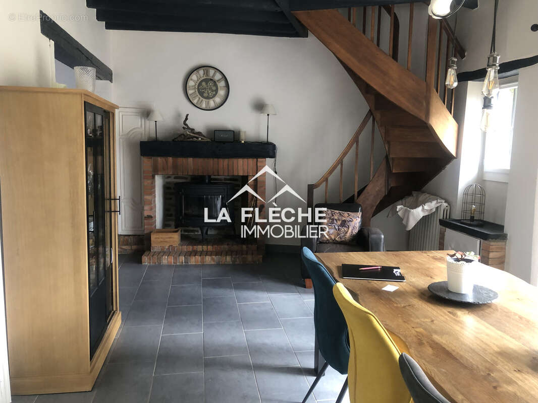 Maison à LA CHAPELLE-D'ALIGNE