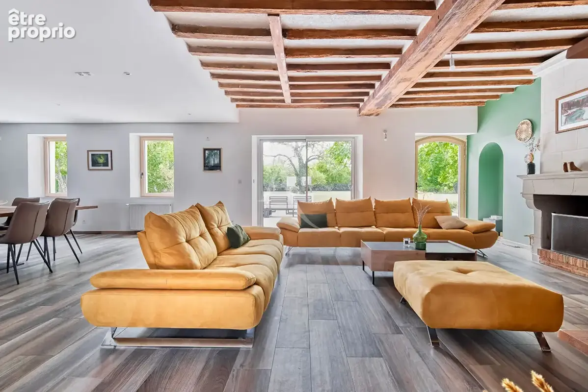 Bien d'exception au coeur d'Écuillé - plus de 300 m² rénovés avec des prestations remarquables - photo 5